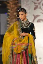 Model walks the ramp for Vikram Phadnis at Aamby Valley India Bridal Week day 4 on 1st Nov 2010 (74).JPG